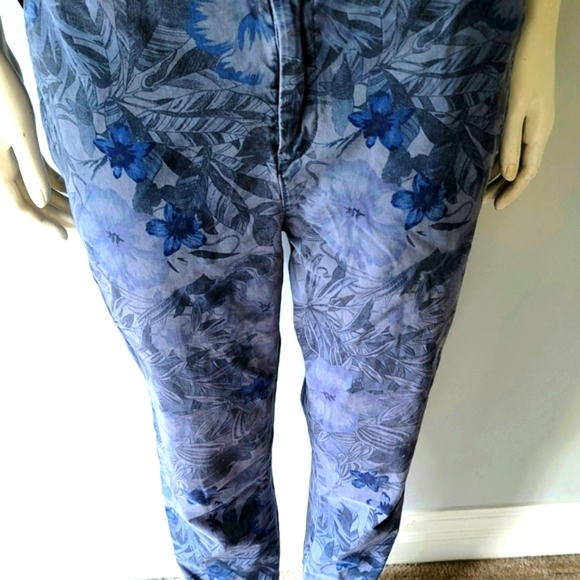 Gap Floral Print Girlfriend Chinos Size 8 - Picture 4 of 16